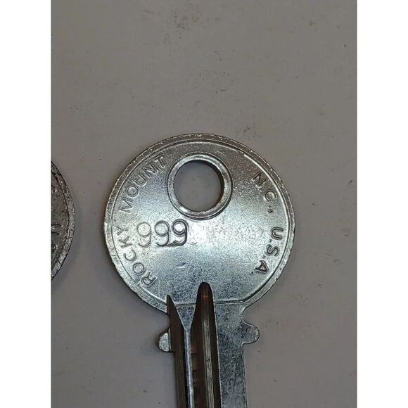 Vintage Keys ILCO 999  Key Blanks Uncut Rocky Mount N.C. Made In  USA lot of 2 - Picture 8 of 14